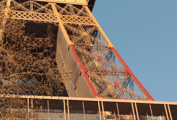 Eiffel Tower repainting